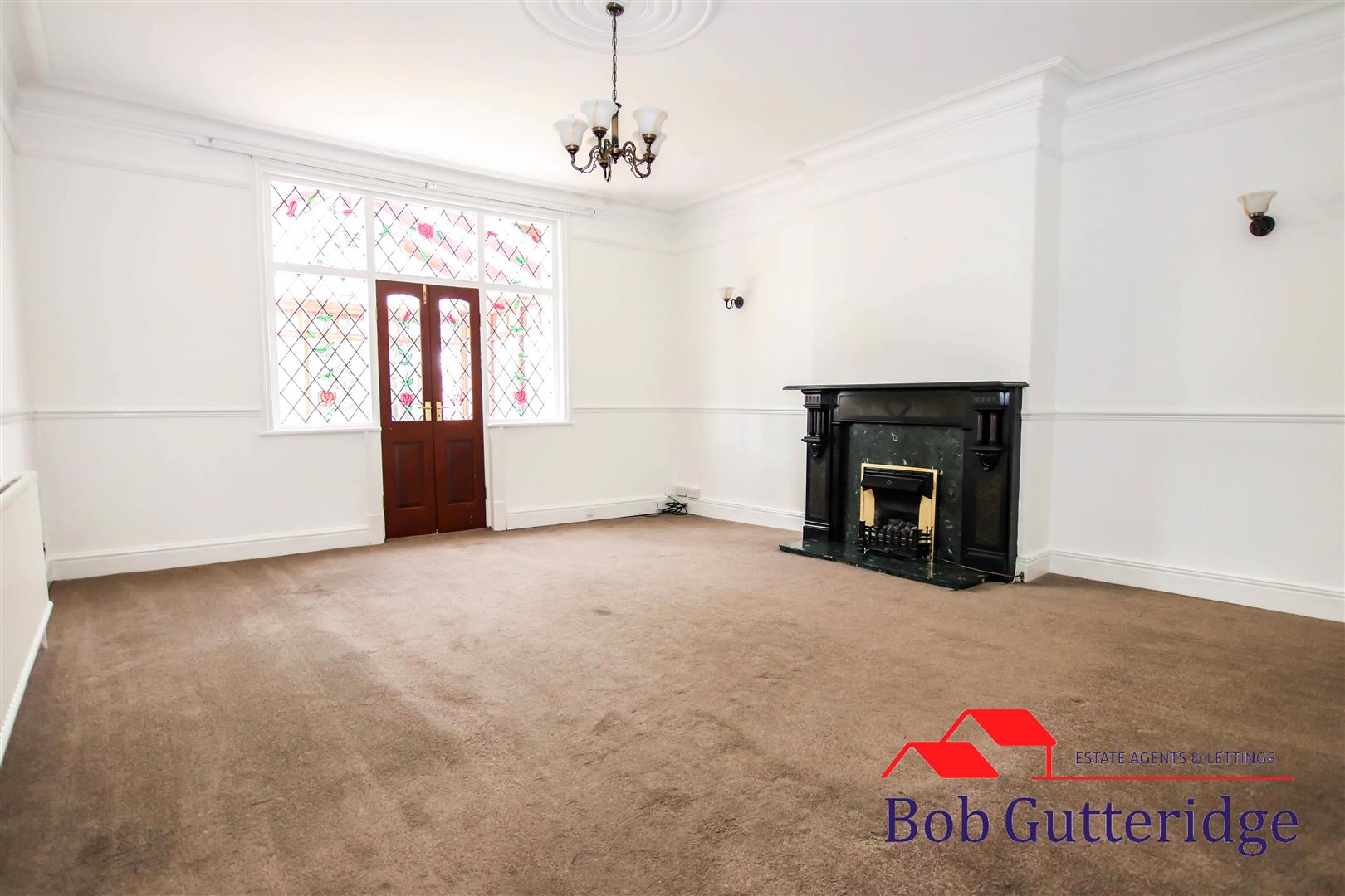 FAMILY ROOM / SITTING ROOM